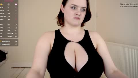 Snapshot of audreyjacq chatting on 04.28.26 Audrey Jacq online show from 04.28.26