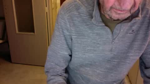 Snapshot of auguste061400 chatting on 02.05.25 auguste061400 online show from 02.05.25