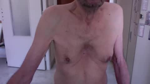 Snapshot of auguste061400 chatting on 03.08.25 auguste061400 online show from 03.08.25