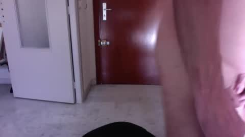 Snapshot of auguste061400 chatting on 03.10.25 auguste061400 online show from 03.10.25