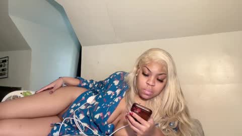 Snapshot of aunyxxx chatting on 02.07.25 aunyxxx online show from 02.07.25