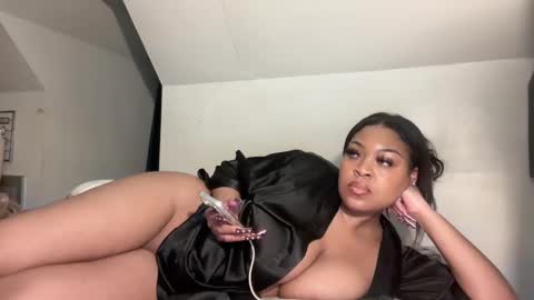 Snapshot of aunyxxx chatting on 10.13.25 aunyxxx online show from 10.13.25