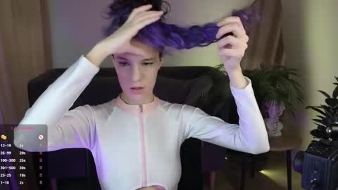 Snapshot of auralana chatting on 04.12.26 Lana online show from 04.12.26