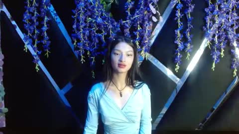 Snapshot of aurora18palmer chatting on 09.12.25 aurora online show from 09.12.25