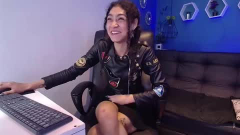 Snapshot of aurora_ath chatting on 12.21.25 Aurora ath online show from 12.21.25