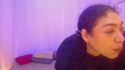 Snapshot of aurora_ath chatting on 12.22.25 Aurora ath online show from 12.22.25