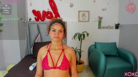 Snapshot of aurora_blackmont chatting on 05.22.26 aurora_blackmont online show from 05.22.26