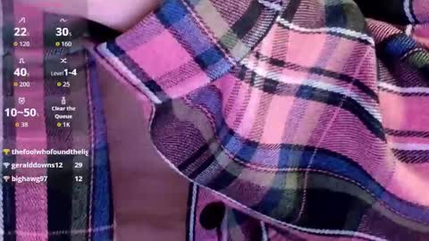 Snapshot of aurora_borealiss chatting on 10.29.25 Aurora online show from 10.29.25