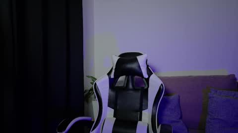 aurora_collins08 online show from 04.20.26