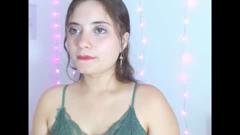 Snapshot of aurora_lenovic chatting on 01.04.25 aurora_lenovic online show from 01.04.25