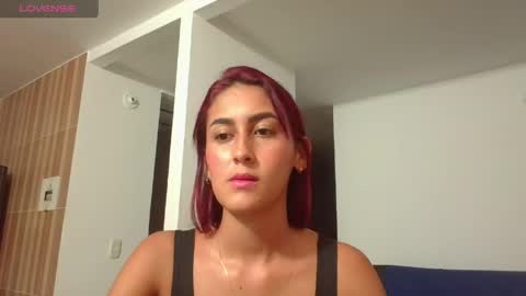 Snapshot of aurora_petit_ chatting on 05.28.26 aurora petit online show from 05.28.26
