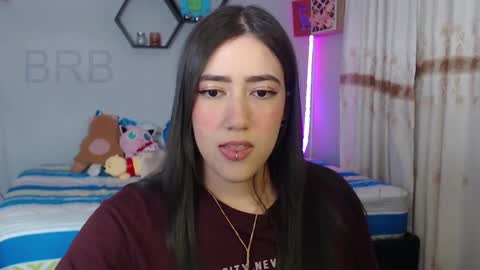 Snapshot of aurora_shy_ chatting on 12.18.24 Aurora online show from 12.18.24