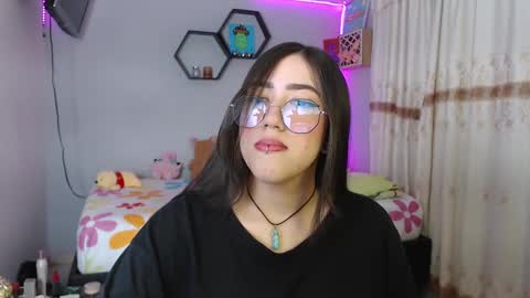 Snapshot of aurora_shy_ chatting on 02.13.25 Aurora online show from 02.13.25