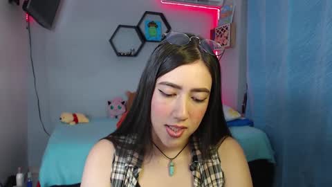 Snapshot of aurora_shy_ chatting on 02.28.25 Aurora online show from 02.28.25