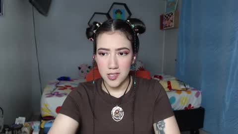 Snapshot of aurora_shy_ chatting on 11.16.25 Aurora online show from 11.16.25