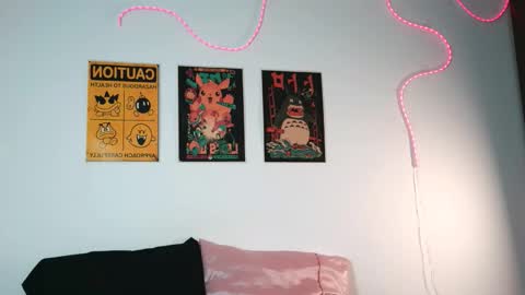 Snapshot of aurorabeck chatting on 10.26.25 Aurora online show from 10.26.25