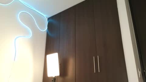 Snapshot of aurorabeck chatting on 10.28.25 Aurora online show from 10.28.25