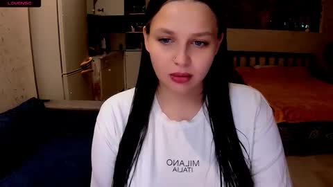 Snapshot of aurorablusssh_ chatting on 10.28.25 Aurora Follow me online show from 10.28.25