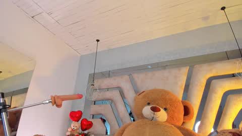 Aurora  online show from 02.15.26