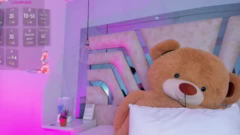 Aurora  online show from 04.12.26