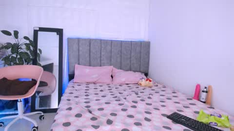 INSTAGRAM AURORA MCRY online show from 10.31.25