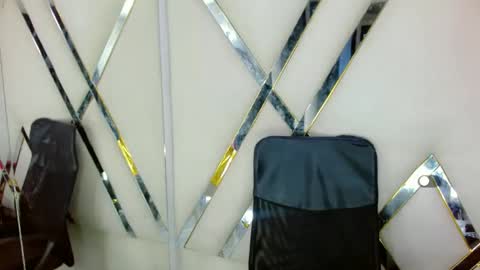 Snapshot of aurorarossx chatting on 11.15.25 Aurora online show from 11.15.25
