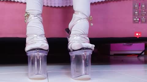 Snapshot of aurorasim chatting on 12.15.25 Aurora online show from 12.15.25