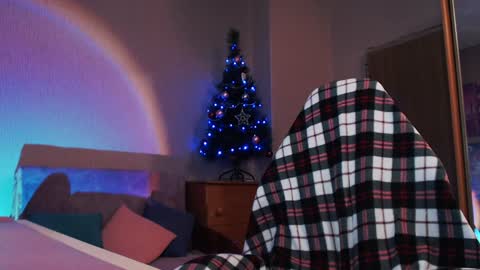 Snapshot of auroraunique chatting on 01.18.25 Aurora online show from 01.18.25