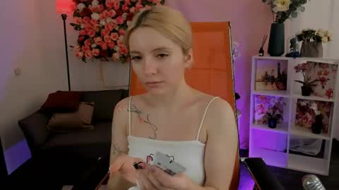 aurorawrenfield online show from 03.20.26