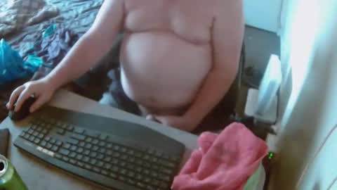 Snapshot of aussiebaker chatting on 10.27.25 aussiebaker online show from 10.27.25