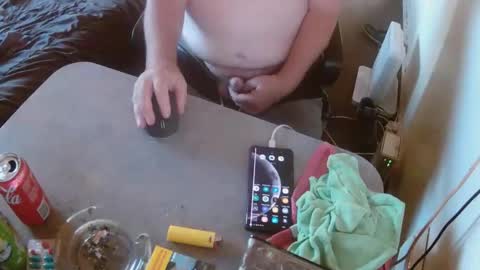 Snapshot of aussiebaker chatting on 12.18.25 aussiebaker online show from 12.18.25