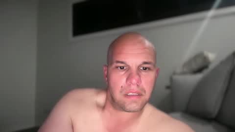 Snapshot of aussieboycal chatting on 09.12.25 aussieboycal online show from 09.12.25