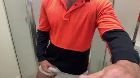 Snapshot of aussiemuscledad chatting on 03.17.26 AussieMuscleDad online show from 03.17.26