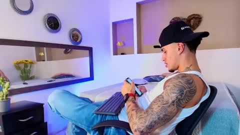 Snapshot of austin_collinss chatting on 12.26.24 AUSTIN online show from 12.26.24