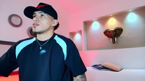 Snapshot of austin_collinss chatting on 02.06.25 AUSTIN online show from 02.06.25