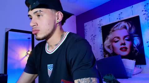 Snapshot of austin_collinss chatting on 02.21.25 AUSTIN online show from 02.21.25