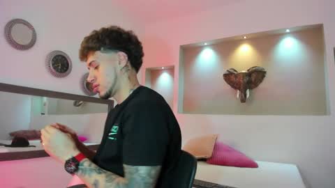 Snapshot of austin_collinss chatting on 02.24.25 AUSTIN online show from 02.24.25