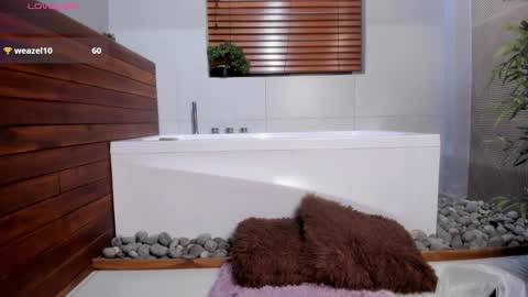 Snapshot of austinjones_ chatting on 10.05.25 Austin online show from 10.05.25