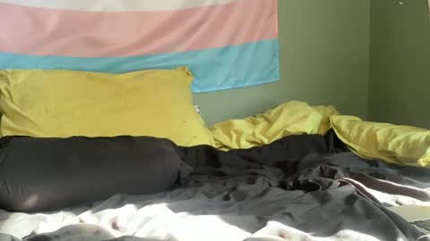 Autumn Loves You online show from 03.04.26