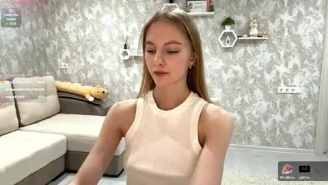 Snapshot of autumnroginson chatting on 11.15.25 Annie online show from 11.15.25