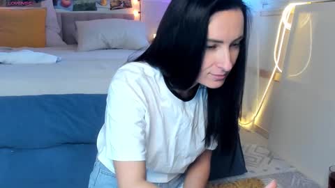 Ava online show from 10.05.25