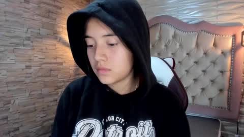              online show from 02.03.25