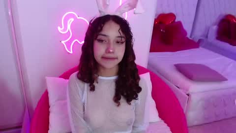Snapshot of ava_williams_ chatting on 02.15.25 AVA online show from 02.15.25