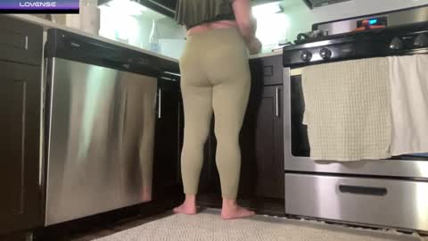 Ava . Support my channel by using my affiliate link to make your account  Thanks  online show from 10.01.25