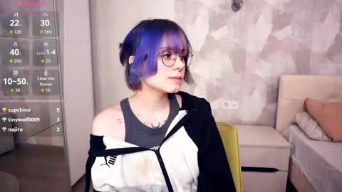 Snapshot of avaobierne chatting on 11.28.25 avaobierne online show from 11.28.25