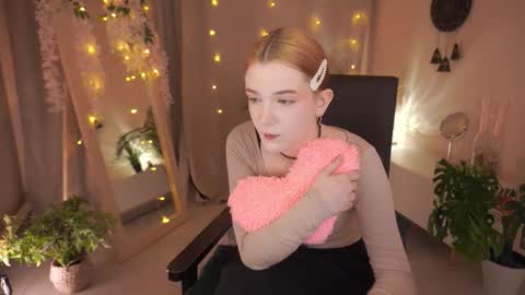 Snapshot of avaryder chatting on 10.01.25 Ava online show from 10.01.25