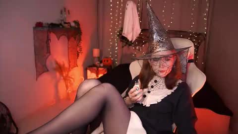 Snapshot of avaryder chatting on 10.21.25 Ava online show from 10.21.25