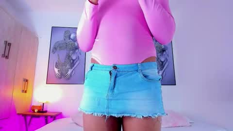 Snapshot of avavega_1 chatting on 12.22.25 Avavega 1 online show from 12.22.25