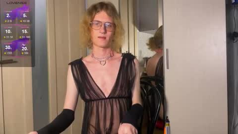 Snapshot of avery_adam chatting on 02.18.26 Alex online show from 02.18.26