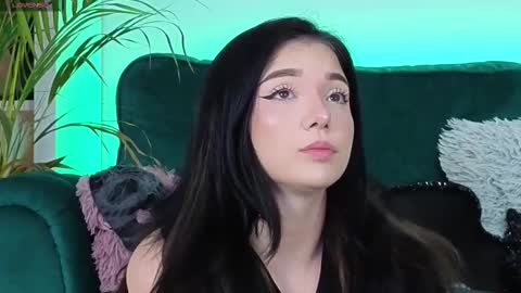 AveryWillow online show from 11.03.25